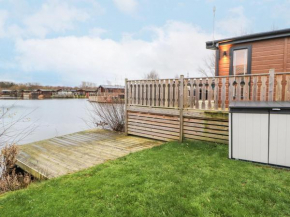 12A Lake Escape